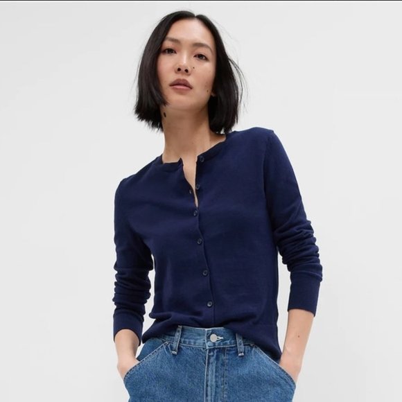 Vintage 90s Pendleton Classic Crewneck Cardigan in Navy - Picture 2 of 5